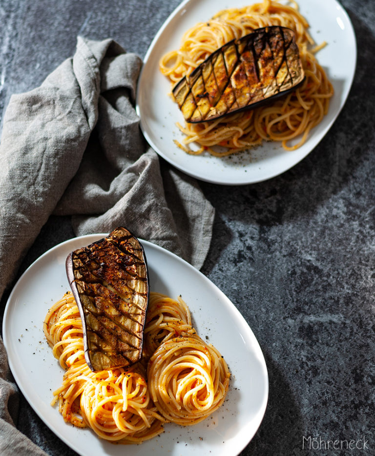 Pasta mit Paprikasauce und Auberginen - Möhreneck