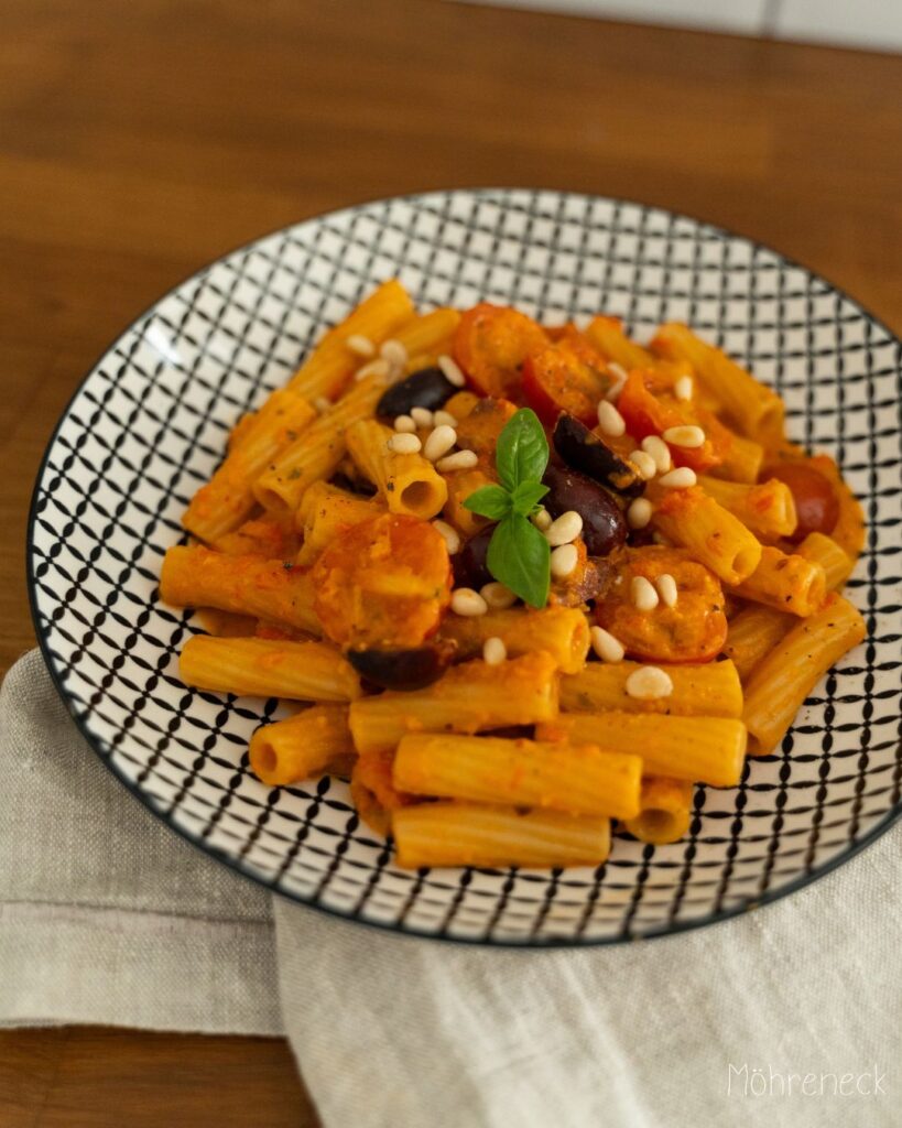 Pasta in cremiger Paprika-Sauce