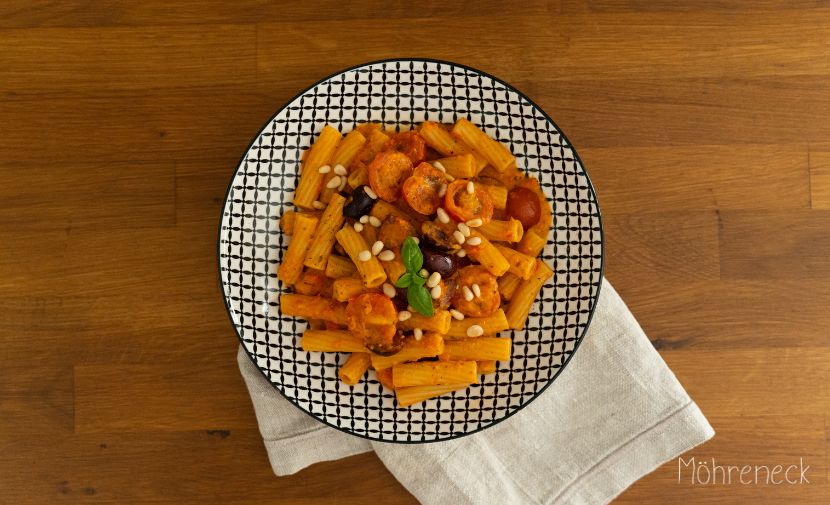 Pasta in cremiger Paprika-Sauce